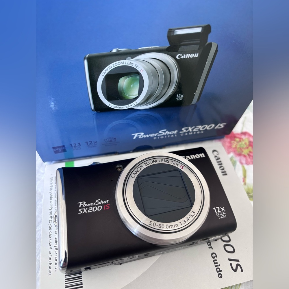 Canon PowerShot SX200 IS - Black